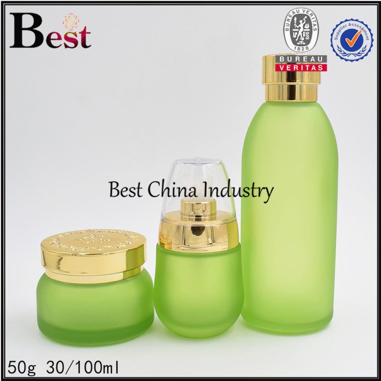 23 Years Factory
  green bottle and jar 50g, 30/100ml Supply to Cologne