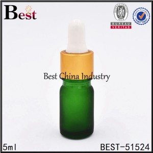 bottiglia di olio essenziale di vetro verde sabbiato opaco alluminio oro contagocce 5ml