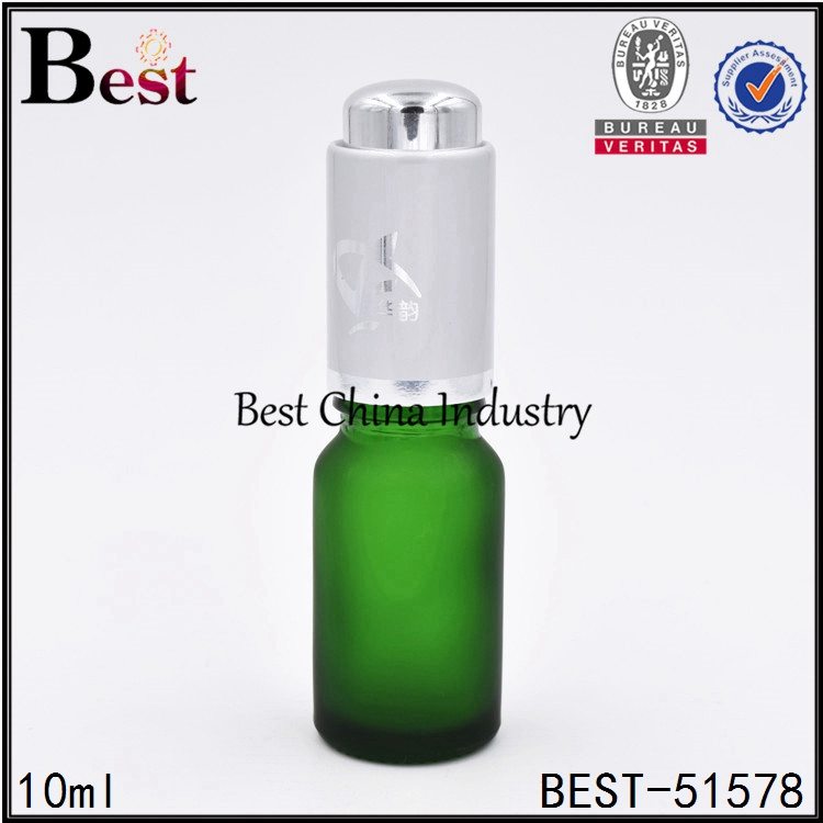 Leading Manufacturer for
 frosted green color cosmetic glass bottle with silver aluminum press dropper 10ml 15ml 30ml in Paris